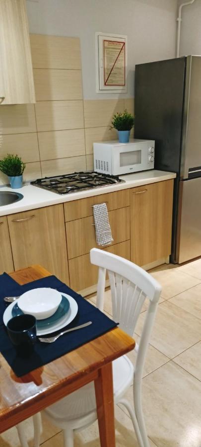 Apartament Granatowy Swietoduska 12 Люблин Экстерьер фото